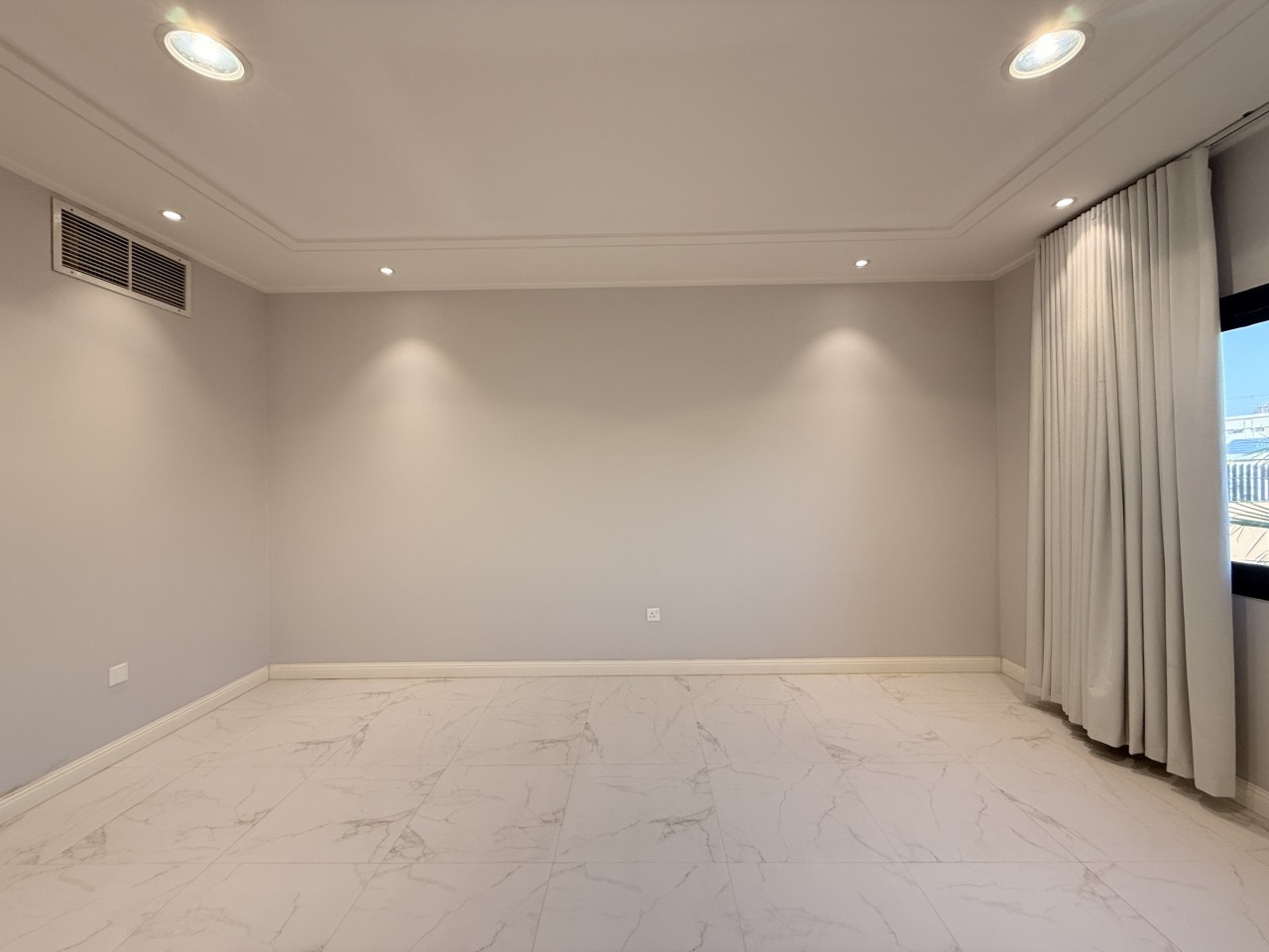 Villa – Large Villa