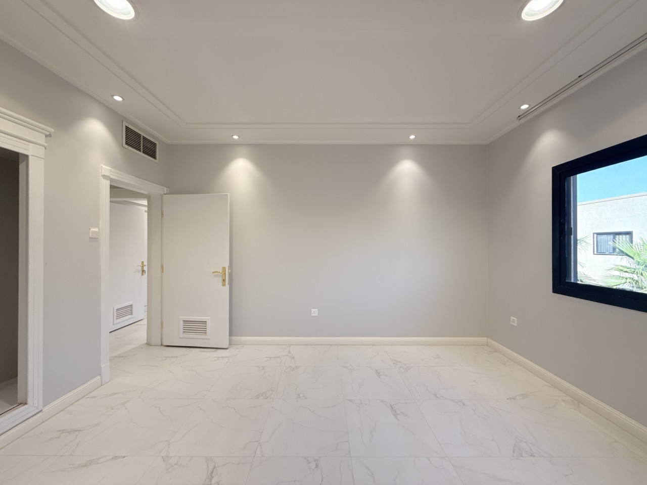 Villa – Large Villa